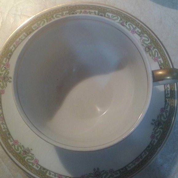 Johnson Bros teacups and saucers (set of 7) - Picture 4 of 6